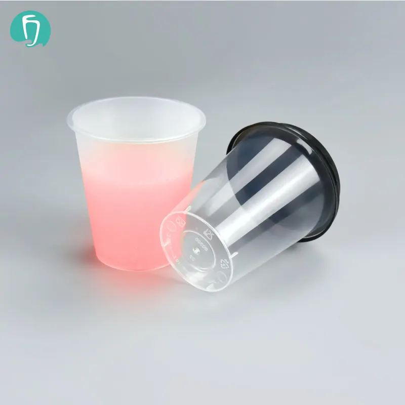 360ml 12oz hanno personalizzato la chiara tazza glassata del tè della bolla PPs della tazza di logo Boba con i coperchi
