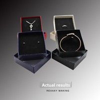 Boîte à bijoux haut de gamme carrée à motif diamant gaufré avec couvercle et base pour le rangement des boucles d'oreilles et des bracelets