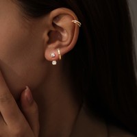 Boucles d'oreilles élégantes en laiton plaqué or, motif cœur et nœud, avec zircon cubique à quatre griffes, pour femmes, vente en gros