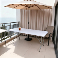 Table portable en plastique solide de 183 cm, plateau anti-taches et non poreux, empilable. Idéal pour les banquets, la formation et les stands d'exposition.