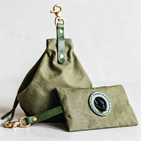 Pochette à friandises pour chien en toile cirée, sac portable à cordon pour l'entraînement des animaux de compagnie avec clip métallique pour les promenades et l'entraînement des chiens en extérieur