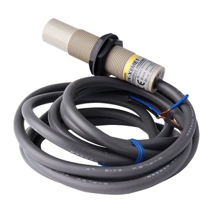 Capteur de Proximité Authentique E2K-X4ME1 Inductif 10mm M18 avec Bornes à Vis et Câble Non Blindé Inclus - Product Image 1