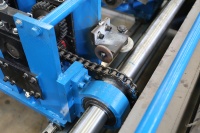 Machine de profilage sur mesure pour la fabrication de tôles et de panneaux métalliques profilés avec commande PLC