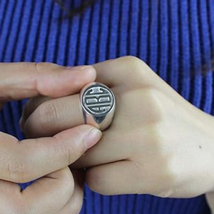 Nhà Máy Giá Cá Nhân S925 Bạc 18K Vàng Mạ Nhẫn Biểu Tượng Tùy Chỉnh Thiết Kế Nhẫn Cho Nam Giới signet Nhẫn Cá Nhân Tên - Product Image 4