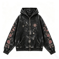 Sweat-shirt à capuche vintage noir délavé avec fermeture éclair, manches à motif floral, broderie, accents en strass, tissu vieilli, fermeture éclair intégrale, style streetwear