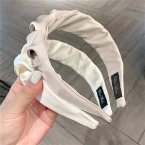 عصابة شعر أنيقة وبأسلوب كوري للنساء بحبل شعر كلاسيكي من النسيج قابل للطي ومموج وربطة شعر واسعة - Product Image 4