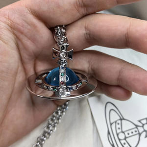 Collar OVNI con bola de cristal 3D de Saturno grande Empress Dowager Vivienne, cadena para suéter de mujer, colgante de mariposa de aleación de alta calidad - Product Image 2