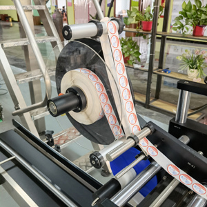 Machine d'étiquetage de <span class=keywords><strong>jerrican</strong></span> en plastique plat, entièrement automatique - Product Image 2
