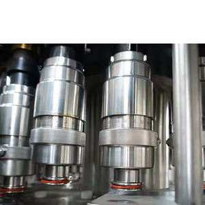 Machine de remplissage d'eau carbonatée entièrement automatique personnalisée petite machine de remplissage emballage de boissons carbonatées - Product Image 6