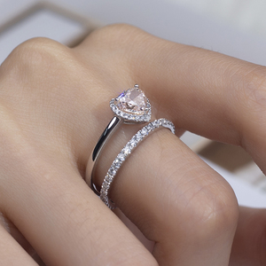 Anillo <span class=keywords><strong>solitario</strong></span> de <span class=keywords><strong>diamante</strong></span> de laboratorio de corazón VS HPHT Rosa 1.3CT personalizado de <span class=keywords><strong>oro</strong></span> de 18 quilates de 1/2" - Product Image 5