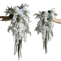 Bouquet de fleurs artificielles en cascade pour Halloween, idéal pour la photographie, la décoration intérieure et les centres de table (tissu et plastique)