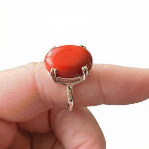 Anillo de Plata de Ley 925 con Baño de Rodio y Gema de Coral Rojo Ovalado, Ajustable, para Mujer, Regalo para Fiesta - Product Image 1