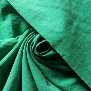 Tissu Crêpe Tissé 228T 320D 100% Nylon Taslan Infroissable pour Tentes et Vêtements pour Filles - Grande Vente - Product Image 1