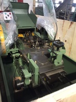 Machine de forgeage à froid à grande vitesse avec moteur pour rivets aveugles tubulaires
