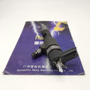 Inyector de Combustible 0445110775 para Cargadora R430 R430CA V2403 V3800 - Product Image 5