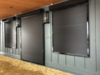 Porte de garage en aluminium commerciale-Conception enroulable robuste avec serrure de sécurité et résistance au feu