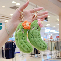 Peluches pour machines à griffes, vente en gros, porte-clés en peluche doux en forme de cornichon, peluches légumes verts, porte-clés en peluche cornichon, breloques de sac en peluche