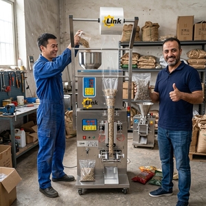 <span class=keywords><strong>Machine</strong></span> de remplissage professionnelle OEM pour noix avec peseuse multi-têtes pour la production de sachets de mélange de fruits secs et de snacks - Product Image 1