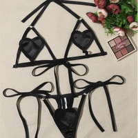 Nouvelle Lingerie Sexy Populaire Européenne et Américaine pour le Commerce Extérieur, Ensemble Trois Pièces en Polyester avec Découpes en Forme de Cœur et Révélation de la Poitrine