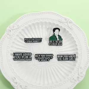 Pins <span class=keywords><strong>de</strong></span> esmalte <span class=keywords><strong>de</strong></span> la película <span class=keywords><strong>de</strong></span> amor romántico <span class=keywords><strong>de</strong></span> vampiros 'Te he amado por mil años', broche, insignia para cuello y solapa, regalo <span class=keywords><strong>de</strong></span> joyería para amigos - Product Image 3