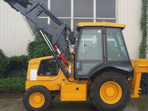 Retroexcavadora Segura y Espaciosa de 1700 kg, Modelo 620CH, con 82 kW de Potencia y Cabina ROPS para Obras Municipales y <span class=keywords><strong>Alquiler</strong></span> de Maquinaria - Product Image 6