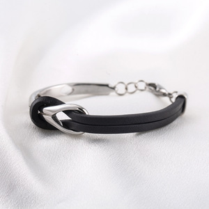 Pulsera de Nudo Infinito Geométrico de Cuero PU Negro y Acero de Titanio para Hombre, Joyería de Moda - Product Image 2