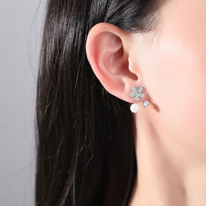 LUOTEEMI مجوهرات الأزياء الجملة النساء أحدث لطيف الفتيات رخيصة الكورية نموذج صغيرة زهرة أقراط اللؤلؤ - Product Image 3