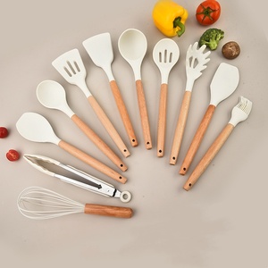 Ensemble d'ustensiles de cuisine en silicone Hotcustom de 12 pièces avec manche en bois, cuillère, brosse, spatules, logo personnalisé, ustensiles de cuisine résistants à la chaleur - Product Image 2