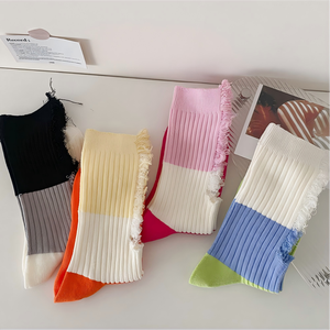 Nouvelles chaussettes mi-mollet pour hommes et femmes, effet usé, franges, couleurs contrastées, chaussettes décontractées extensibles, designs chics, tendance, élégantes et confortables - Product Image 6