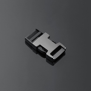 Hebilla de liberación lateral metálica Jiuyuan B006-20 negra, resistente, para bolsos y mochilas - Product Image 3