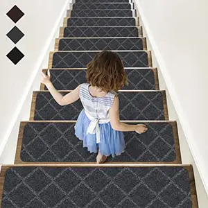 Tangga tread untuk langkah kayu dalam ruangan Anti bergerak pegangan tangga tread karpet menyerap sendiri karpet disikat Embossing keset tangga