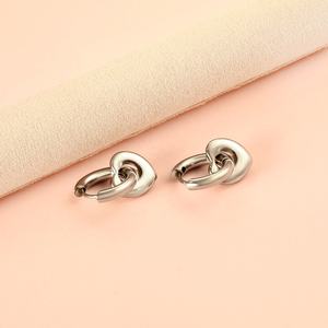 Pendientes de Aro Personalizables con Colgante de Corazón Hueco, Joyería para Mujer, Chapados en Oro de 18K, Acero Inoxidable - Product Image 5