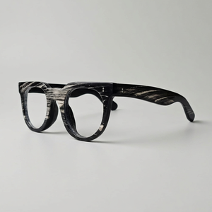Gafas de Sol de Cuerno de Buey a la Moda, Hechas con Material Natural, Diseño Artístico de Montura Empalmada, Logotipo Personalizado y Estilo Moderno - Product Image 1