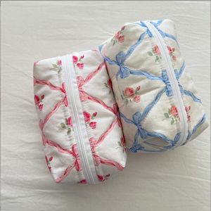 Großhandel Frauen Reise Kultur beutel Hochwertige Reiß verschluss Toiletten artikel Baumwoll taschen Handgemachte kleine Blumen taschen - Product Image 5