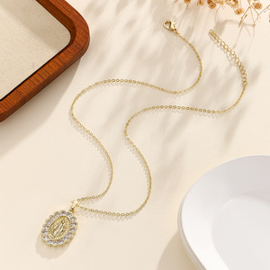 Collier avec pendentif religieux catholique représentant la Vierge Marie, zircon CZ, laiton, charme Vierge de Guadalupe - Product Image 4