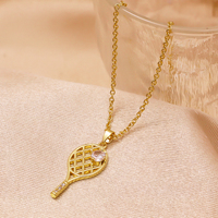 Collier pendentif raquette de tennis délicat en zircon cubique, chaîne en acier inoxydable plaqué or, bijoux sur le thème du sport, cadeau personnalisé