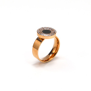Europe et États-Unis INS mode titane acier incrusté carré émail noir grand disque anneau tempérament féminin or 18K j - Product Image 3