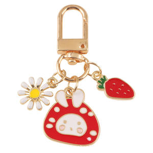 Ute seta conejo aleación aceite gota llavero colgante fresco conejito fresa accesorios auricular funda bolsa Decoración - Product Image 5