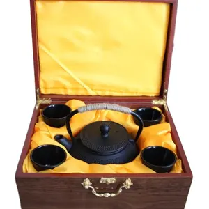 Japan cast iron teapot and teacup packing in ebony gift box