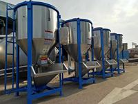 Chine 10000kg énorme capacité en plastique chauffage broyeur Grain vertical en plastique Silo mélangeur