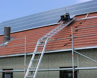 Nouveau 2024 Élévateur de chantier pour panneaux solaires, élévateur de toiture électrique, capacité de charge 200 kg, hauteur de levage 19 m, câble de sécurité