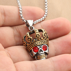 Colgante de calavera de acero inoxidable con corona y ojos rojos, colgantes temáticos para hombre, estilo retro punk - Product Image 4