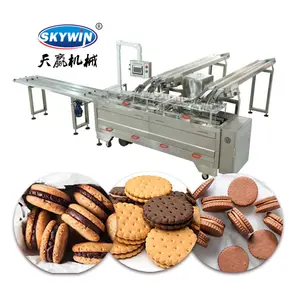 New design automatic cream biscuit sandwiching machine with on-edge packaging flow packing machine