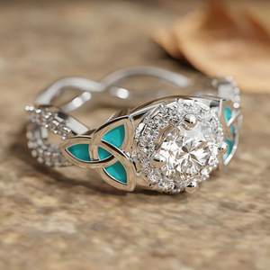 Anello Triangolare in Smalto con Zirconi per Donne, Gioiello da Dito Scintillante e Alla Moda - Product Image 2