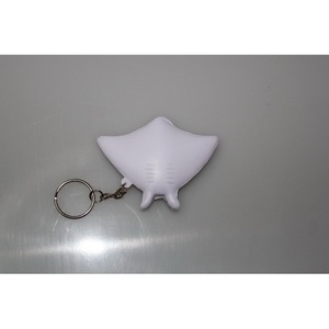 Porte-clés en plastique souple en forme de poisson-chauve-souris de dessin animé, design mignon, cadeau promotionnel - Product Image 2