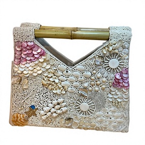 Bolso de Mano Hecho a Mano con Cuentas de Conchas Marinas y Asa de Bambú, Bolso de Playa Costero, Bolso de Perlas y Conchas, Bolso de Moda para Mujer, Venta al Por Mayor - Product Image 1