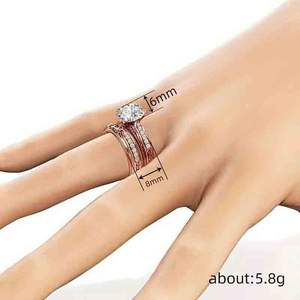 Anello di Fidanzamento T0649 in Oro Rosa con Diamante Taglio Brillante Rotondo, Diamante Naturale, Gioiello Classico da Donna - Product Image 4