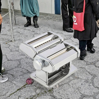 Machine à pâtes à main avec technologie d'engrenage pour la fabrication de produits céréaliers