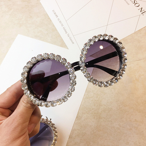 <span class=keywords><strong>Occhiali</strong></span> da sole Vintage di lusso Feminino con strass <span class=keywords><strong>occhiali</strong></span> da sole rotondi triangolari da <span class=keywords><strong>discoteca</strong></span> femminili oversize - Product Image 5