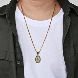 Collier Saint <span class=keywords><strong>Christophe</strong></span> en or 18 carats non terni pour hommes garçons collier pendentif ovale gravé St. Christopher en acier inoxydable - Product Image 6
